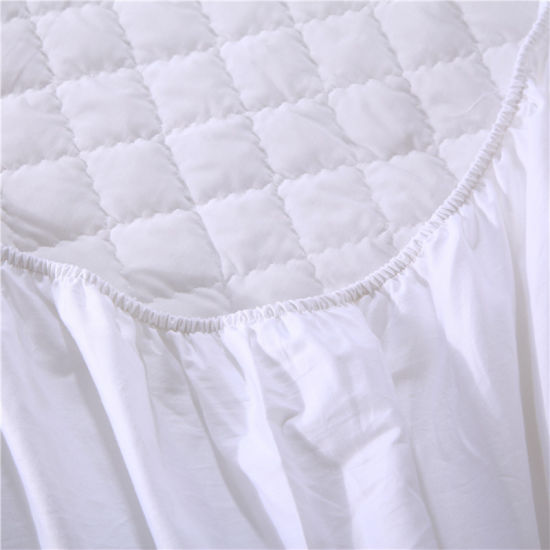 Protector de colchón de fibra de relleno acolchado cómodo tamaño Queen