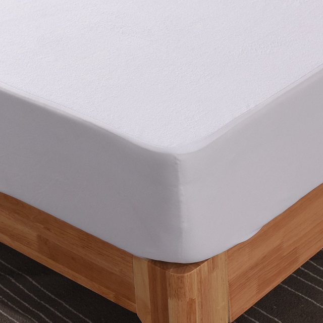 Protector de colchón impermeable de tela de rizo Venta caliente 80% algodón 20% tejido de tela de rizo laminado con protector de colchón impermeable de TPU